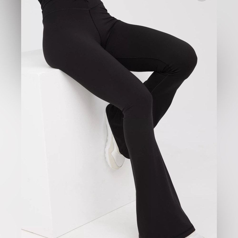 OFFLINE By Aerie Real Me Xtra Flare Legging
